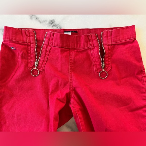 ⚡️Vintage⚡️ Early 2000’s Red Tommy Hilfiger Jeans Capris - Picture 3 of 11